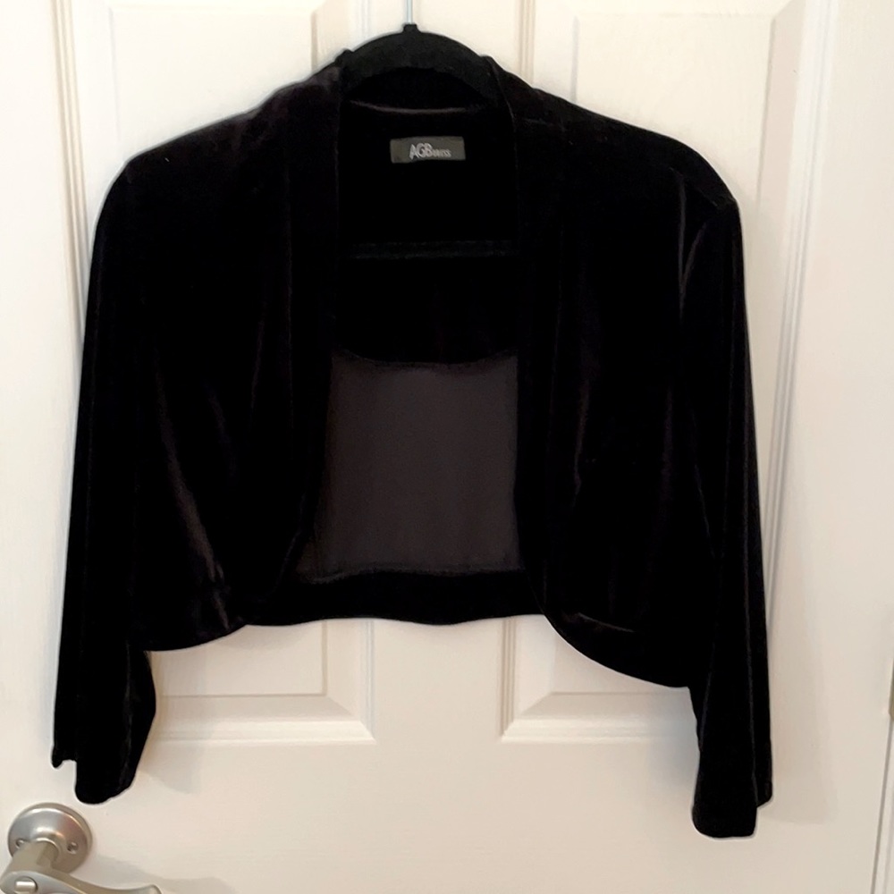 Black velvet shrug, Size L, $20